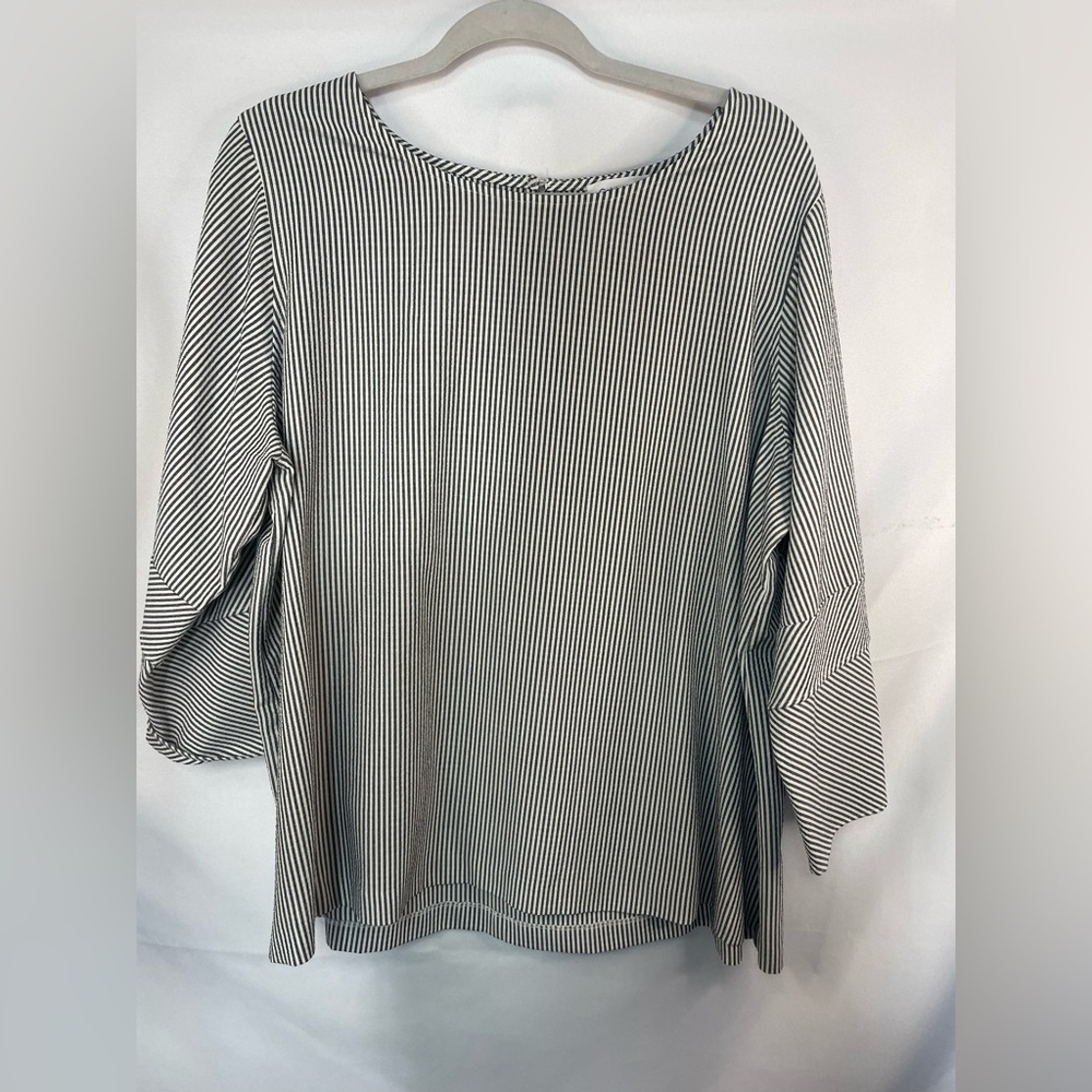 Sear sucker striped blouse, loose fit with embellished sleeves. Size XL
